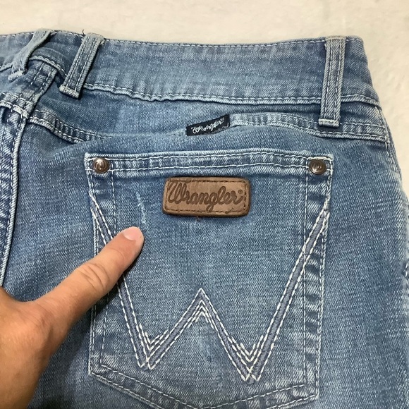 Wrangler Mae Mid-rise Flare Jeans Sz 11 Length 32 - Picture 9 of 10